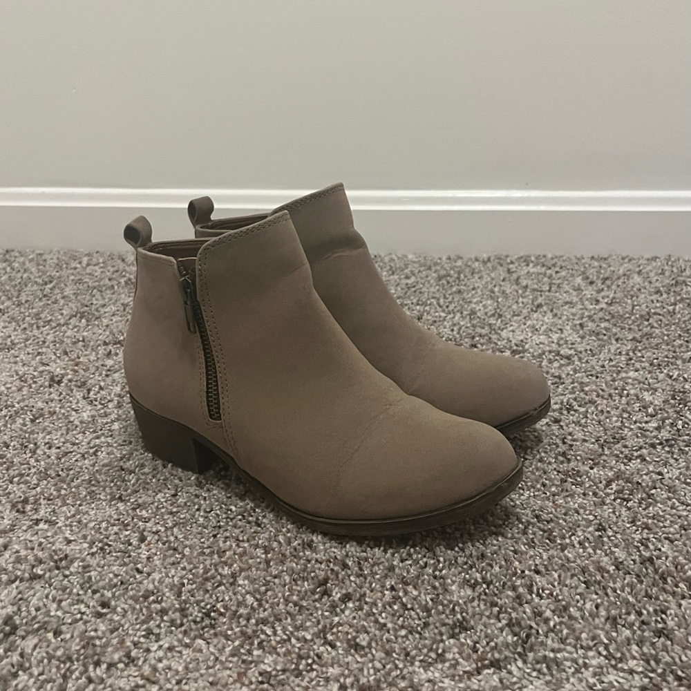 Dunes Women's Cream Dolly Ankle Booties size 7